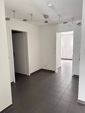 Blick aus Diele Richtung Bad und Schlafzimmer - 