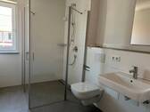 Bad mit Dusche/WC - Etagenwohnung mit 98,90 m² in Ravensburg zur Miete