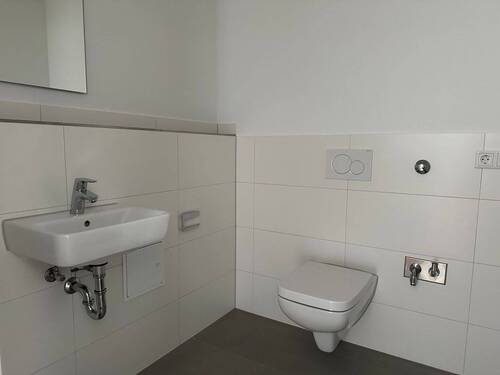 Gäste-WC mit Waschmaschinen Anschluss - 