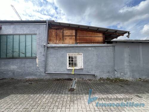 Ansicht mit Anbau und Dachterrasse - 