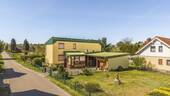 Vorderansicht des Hauses - 'Ihr Rückzugsort mit Platz für Ideen - Einfamilienhaus mit Garten, Sauna & Werkstatt'