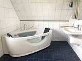 Hauptbad im Dachgeschoss - 
