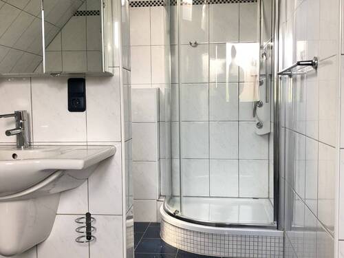 Hauptbad im Dachgeschoss Teilansicht - 