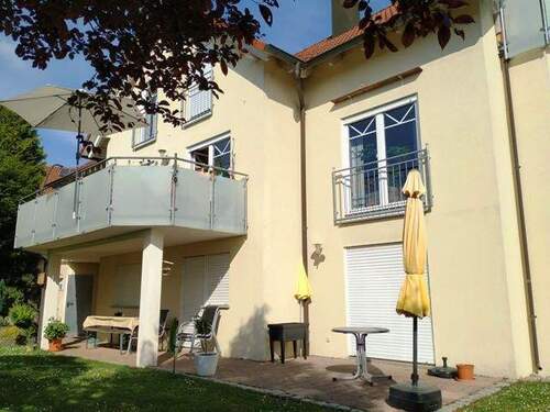 Eingangsbereich/Treppenhaus - 