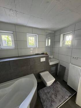8 Badewann WC Hygienebereich - 