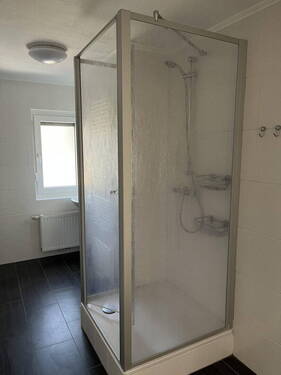 Hauptbad Dusche - 6 Zimmer Einfamilienhaus in Dötlingen