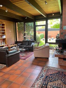 Wohnzimmer mit Blick in den Süd Garten - 5 Zimmer Bungalow in Göttingen / Weende