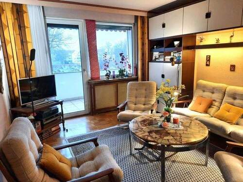 Wohnzimmer Blick Logggia - Etagenwohnung mit 72,00 m² in Mühlheim zum Kaufen