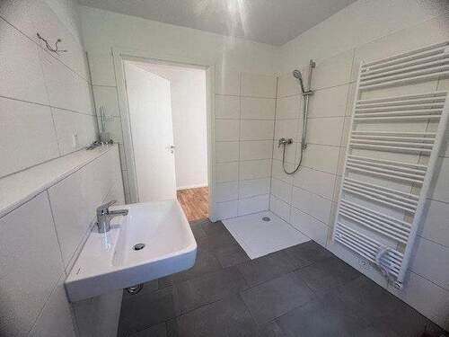 Badezimmer Dusche - 3 Zimmer Etagenwohnung in Rietberg
