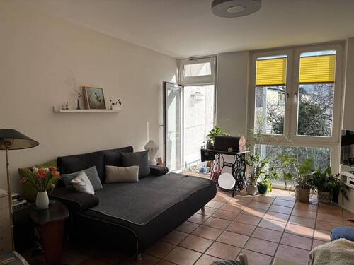 Wohnzimmer - 2 Zimmer Etagenwohnung in Hannover