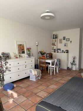 Wohnzimmer - Etagenwohnung mit 53,00 m&sup2; in Hannover zum Kaufen