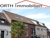 Hausansicht Straße - Sehr gepflegtes Dreifamilienhaus mit Doppelgarage in zentraler Wohnlage in Frechen