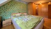 Großes Schlafzimmer mit Einbauschrank - 