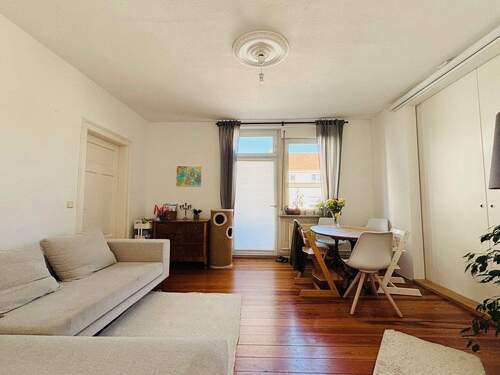 Wohnen / Essen - Familienfreundliche 4,5-Zimmer-Wohnung mit Balkon, Loggia und Pkw-Stellplatz