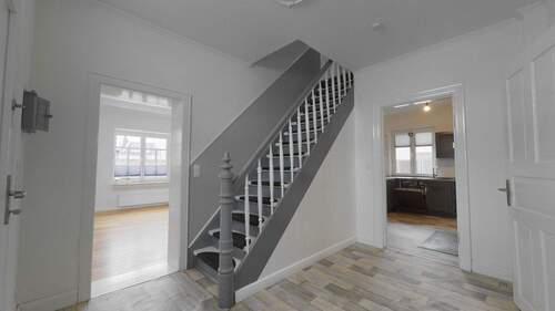 Eingangsbereich - 5 Zimmer Einfamilienhaus zum Kaufen in Lohe-Rickelshof