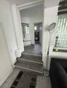 2d Flur und Bad - Treppe zum Wohnbereich - 