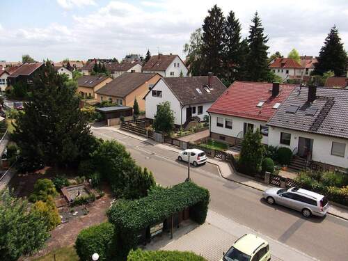 Ausblick Balkon - Etagenwohnung mit 70,00 m&sup2; in Oberasbach zum Kaufen