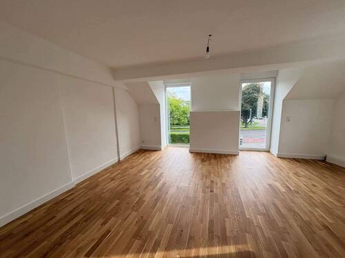 Wohnzimmer - 3 Zimmer Etagenwohnung zur Miete in Trier