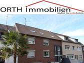 Hausansicht Straße - Sehr gepflegtes Dreifamilienhaus mit Doppelgarage in zentraler Wohnlage in Frechen