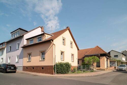 Straßenansicht - EFH in Frankfurt-Bonames - 495.000,00&nbsp;EUR Kaufpreis, ca.&nbsp; 100,00&nbsp;m&sup2;&nbsp;Wohnfl&auml;che