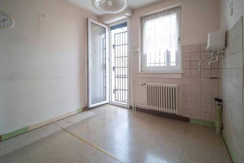 OG-Küche mit Balkon - 