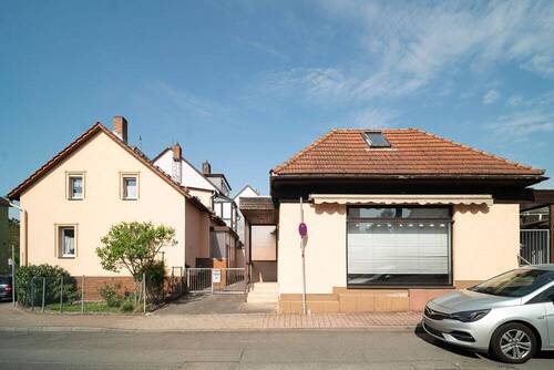 Straßenansicht - 5 Zimmer Einfamilienhaus in Frankfurt am Main