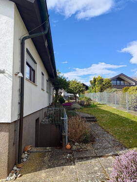 Bild 2 - 6 Zimmer Einfamilienhaus zum Kaufen in Pliezhausen