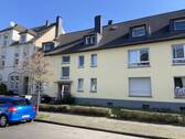 Gebäudefront vorne - 3 Zimmer Mehrfamilienhaus, Wohnhaus in Duisburg