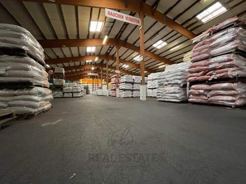 1.jpg - Großzügige Lagerfläche im EG mit Rolltoren in Rothenburgsort