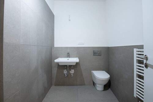 Best_Place_Eiswerder_WE85_Bad - Etagenwohnung mit 154,90 m&sup2; in Berlin zum Kaufen