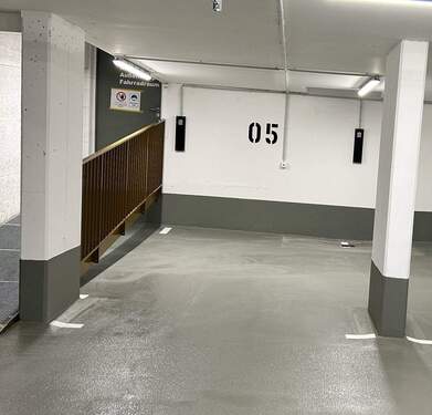 Tiefgaragenstellplatz mit Wallbox-Vorbereitung - 