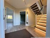 Diele - 8 Zimmer Einfamilienhaus zur Miete in Quickborn
