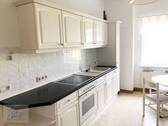 Küche mit Ceranherd und Backofen - 3 Zimmer Etagenwohnung in Riesa