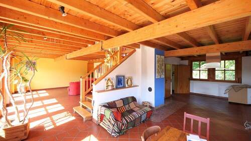 Essbereich mit Blick in die offene Küche - 