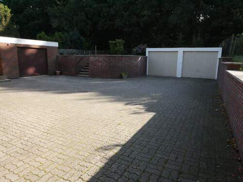 Innenhof m. Garagen - 