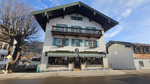 Ansicht Hautgebäude - 7 Zimmer Mehrfamilienhaus, Wohnhaus zum Kaufen in Rottach-Egern