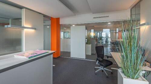 Schreibtisch im Teambüro - 