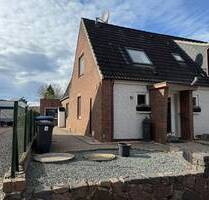 Sanierte 5 Zimmerwohnung in einer Doppelhaushälfte - Lübeck Kücknitz