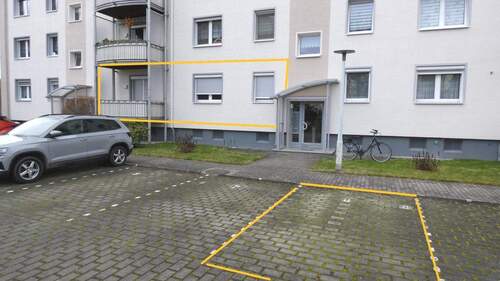 zugeordneter PKW-Stellplatz - 