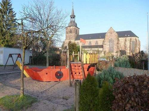Hauseigener Spielplatz - 