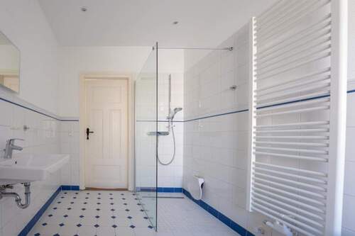 Duschbad im Erdgeschoss - 