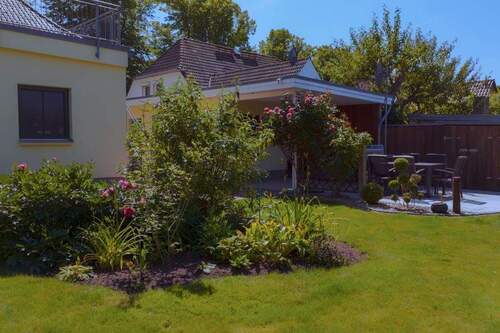 Garten und Terrasse - Einfamilienhaus mit 299,00 m&sup2; in Wustrow zum Kaufen