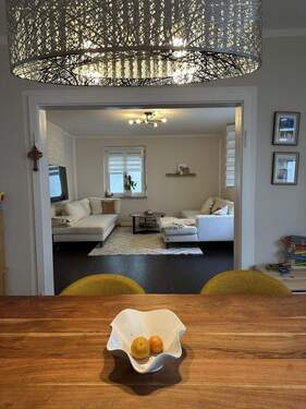 Bild 1 - Hochwertig renovierte 4-Zi. Stadtwohnung & ruhig gelegen mit Balkon & Garten ohne Makler