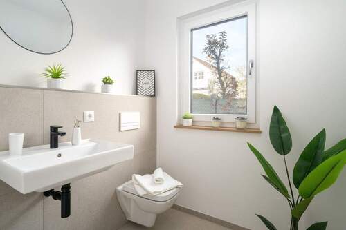 Modernes Gäste- WC - 