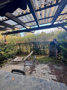 Freisitz mit Überdachung und Grill - 