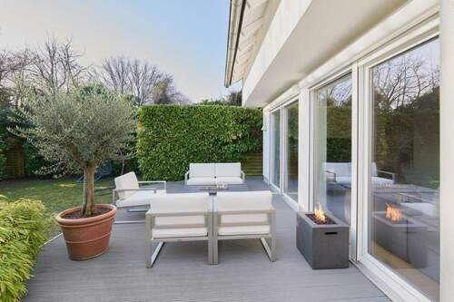 Terasse KI Visualisierung - Einfamilienhaus mit 197,40 m&sup2; in Kronberg im Taunus zum Kaufen