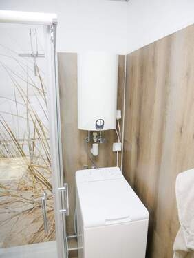 Duschbad mit Durchlauferhitzer - 