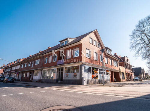 Das Mehrfamilienhaus verfügt über drei separate Eingänge für die jeweiligen Gewerbe und Wohneinheiten - Mehrfamilienhaus, Wohnhaus zum Kaufen in Meppen