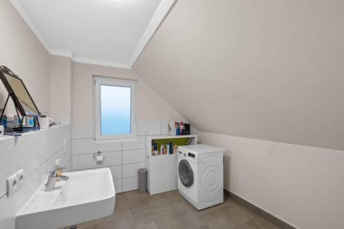 Badezimmer Ansicht I - DG - 