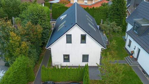 Titelbild - Frontansicht - Stilvolles und großzügiges Effizienzhaus in Norderstedt-Friedrichsgabe